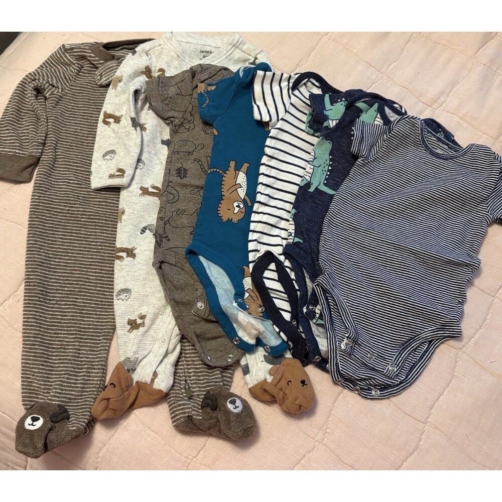 Carter's Baby Boy Mixed Clothing Bundle, 5 One Piece 2 Footed PJ’s Size 6 Months